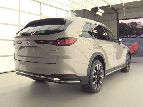 2024 Mazda CX-90 PHEV Premium Plus