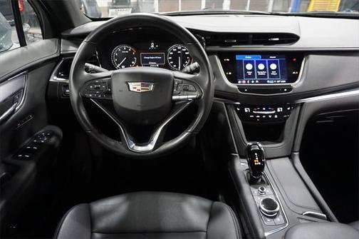 2023 Cadillac XT6 Luxury AWD