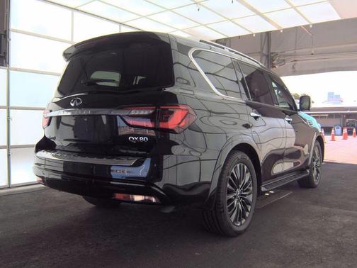 2023 INFINITI QX80 SENSORY AWD