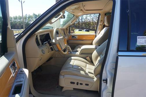 2007 Lincoln Navigator Base