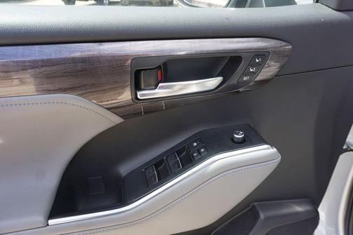 2022 Toyota Highlander Limited