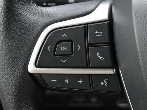 2021 Toyota Sienna XLE 8 Passenger