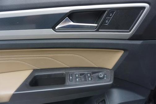 2021 Volkswagen Atlas Cross Sport 3.6L V6 SE w/Technology R-Line