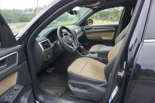 2021 Volkswagen Atlas Cross Sport 3.6L V6 SE w/Technology R-Line