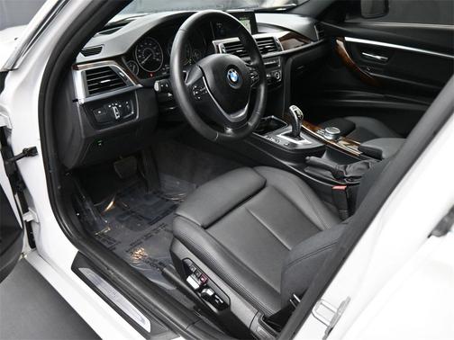 2018 BMW 330 330i