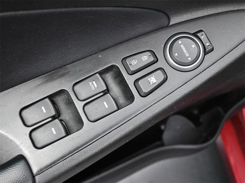 2013 Hyundai SONATA SE