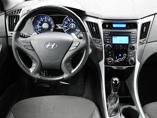 2013 Hyundai SONATA SE