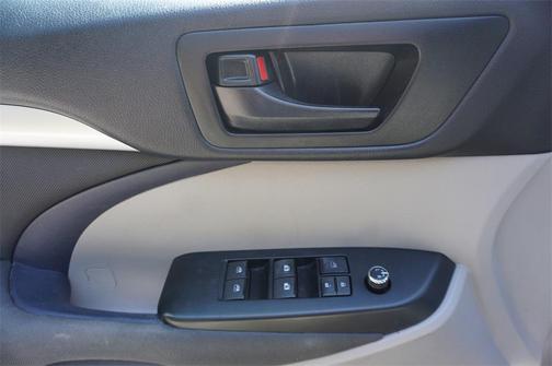 2018 Toyota Highlander LE I4