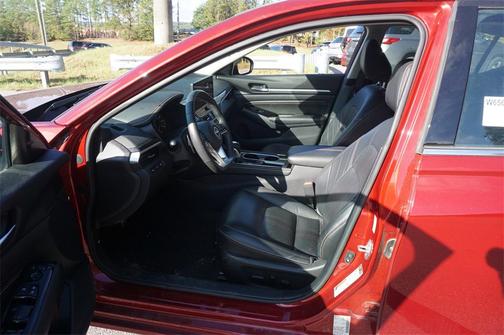 2023 Nissan Altima SR FWD