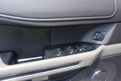 White Platinum Clearcoat Metallic 2019 Ford Expedition XLT