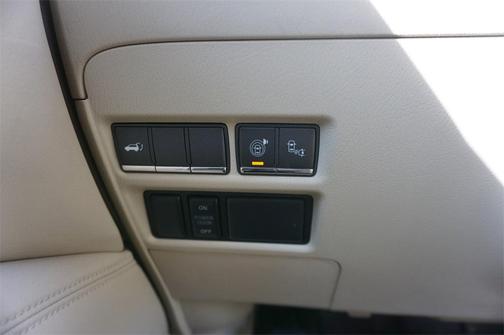 2016 INFINITI QX80 Base