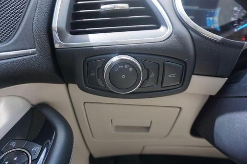White Platinum Clearcoat Metallic 2015 Ford Edge Titanium