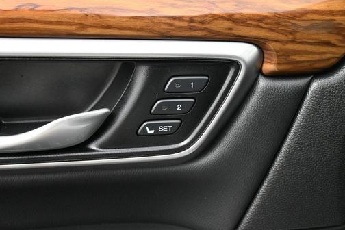 Platinum White Pearl 2019 Honda CR-V Touring