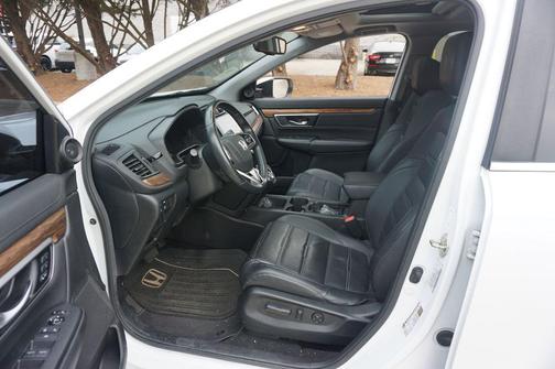 Platinum White Pearl 2019 Honda CR-V Touring