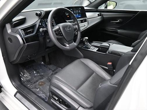 2022 Lexus ES 350 Base