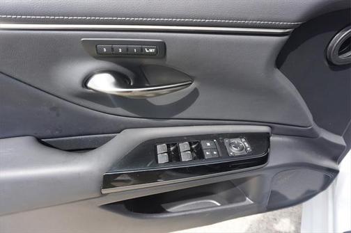 2022 Lexus ES 350 Base