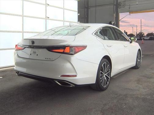 2022 Lexus ES 350 Base