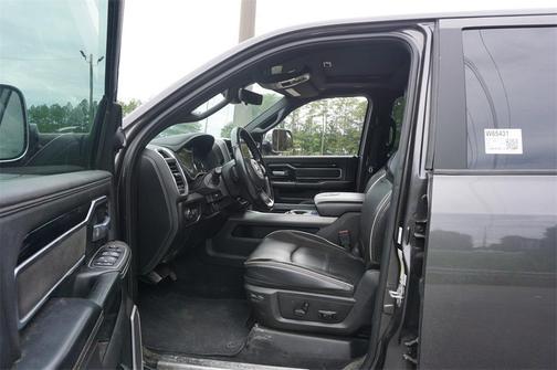 2022 RAM 2500 Laramie Crew Cab 4x4 6'4' Box