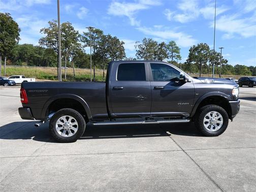 2022 RAM 2500 Laramie Crew Cab 4x4 6'4' Box