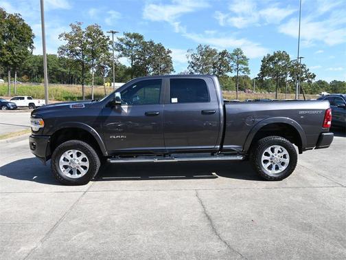 2022 RAM 2500 Laramie Crew Cab 4x4 6'4' Box