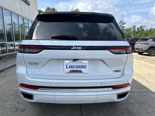 2022 Jeep Grand Cherokee Summit