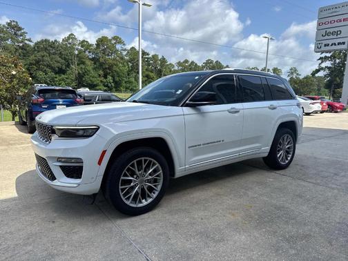 2022 Jeep Grand Cherokee Summit
