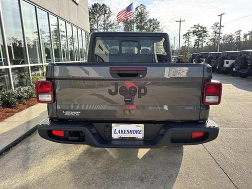 2026 Jeep Gladiator Sport