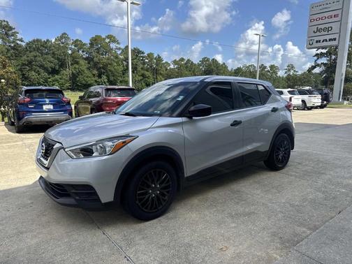 2020 Nissan Kicks S