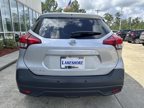 2020 Nissan Kicks S