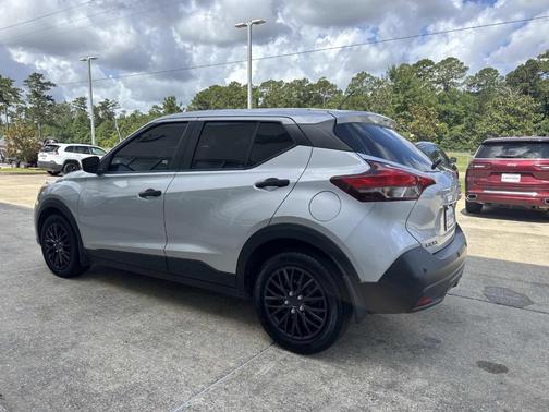 2020 Nissan Kicks S
