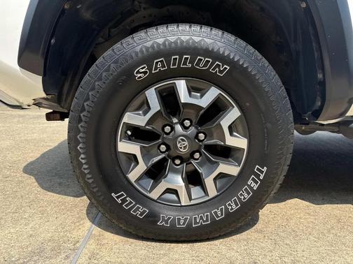 2017 Toyota Tacoma TRD Sport