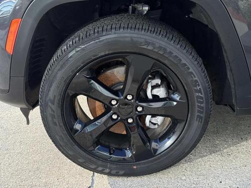 2024 Jeep Grand Cherokee L Laredo