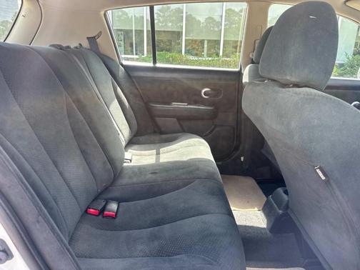 2012 Nissan Versa 1.8 S