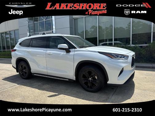 2022 Toyota Highlander Hybrid Bronze Edition