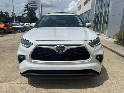 2022 Toyota Highlander Hybrid Bronze Edition