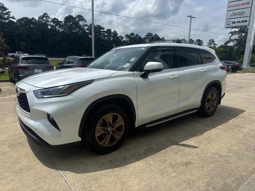 2022 Toyota Highlander Hybrid Bronze Edition