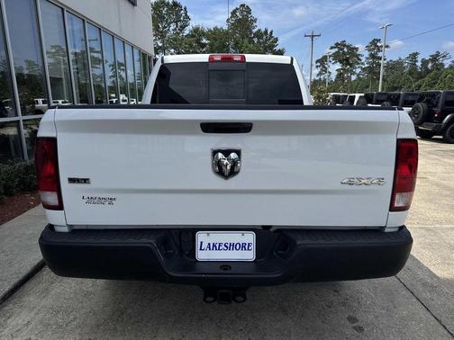 Bright White Clearcoat 2023 RAM 1500 Classic SLT