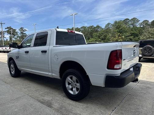 Bright White Clearcoat 2023 RAM 1500 Classic SLT