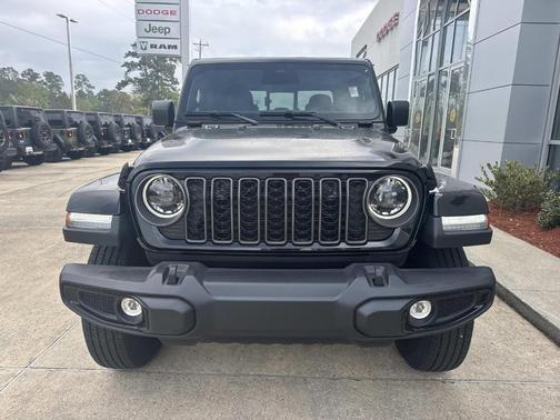 Black Clearcoat 2026 Jeep Gladiator Sport