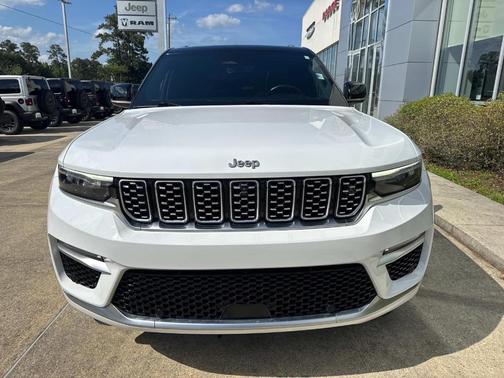2022 Jeep Grand Cherokee Summit
