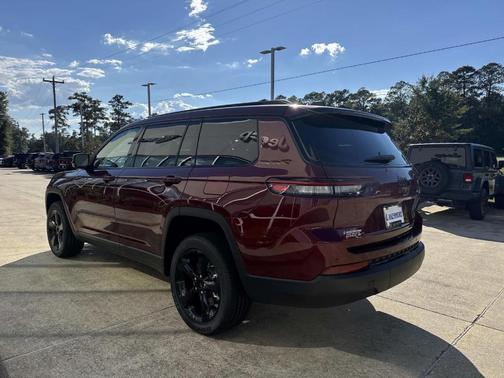 2025 Jeep Grand Cherokee L Laredo