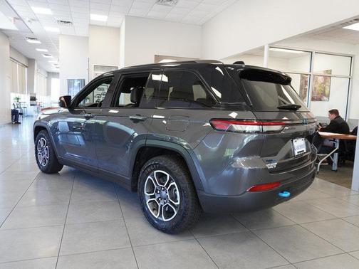 2022 Jeep Grand Cherokee 4xe Trailhawk