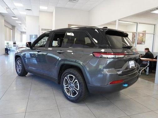 2022 Jeep Grand Cherokee 4xe Trailhawk