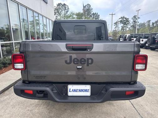 Granite Crystal Clearcoat Metallic 2026 Jeep Gladiator Sport
