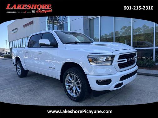 Bright White Clearcoat 2024 RAM 1500 Laramie