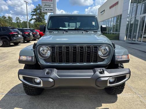 2025 Jeep Gladiator Sport