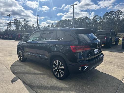 2024 Volkswagen Taos 1.5T SE