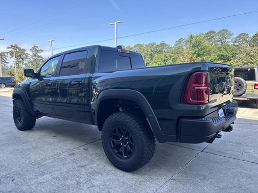 Serrano Red 2026 RAM 1500 RHO