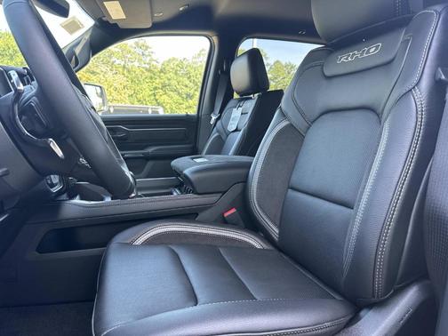 Serrano Red 2026 RAM 1500 RHO