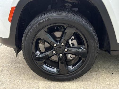 2024 Jeep Grand Cherokee Laredo